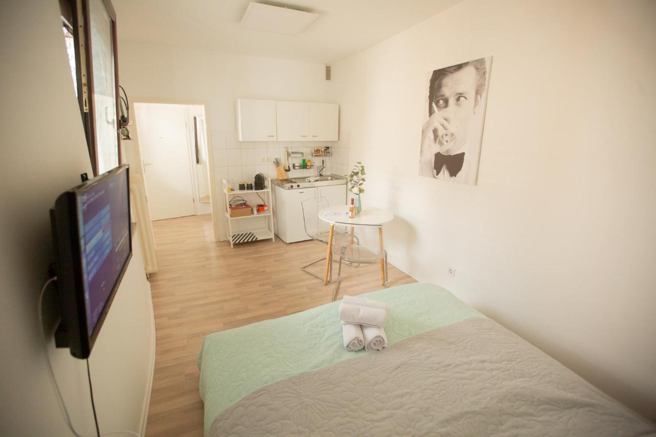 Neu Innenstadt Altstadt Apartment In Top Lage Von Koln Exterior foto